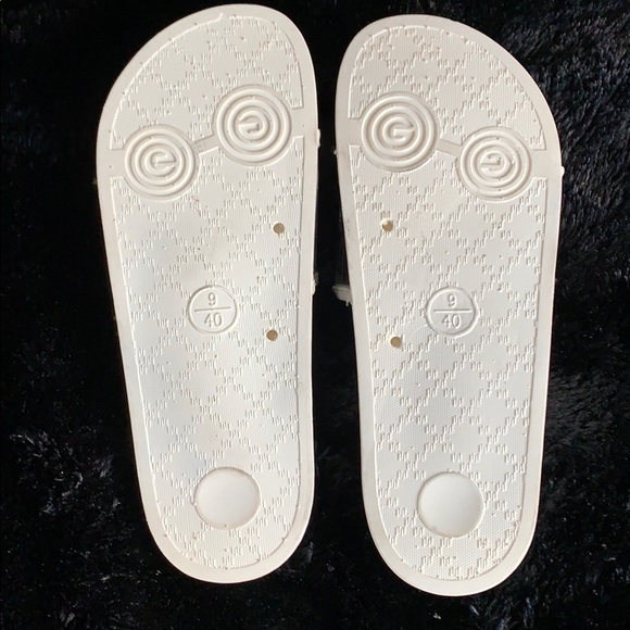 Tiki Sandals Slip On Size 9/40 NWOT - Picture 3 of 3